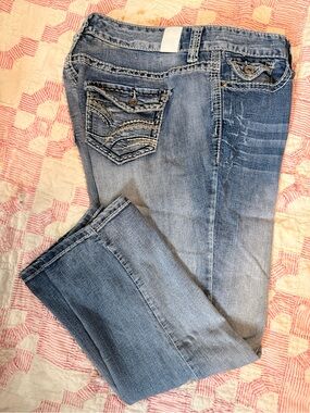 Women’s Maurice’s Mid-Wash Blue Jeans - Classic Capri